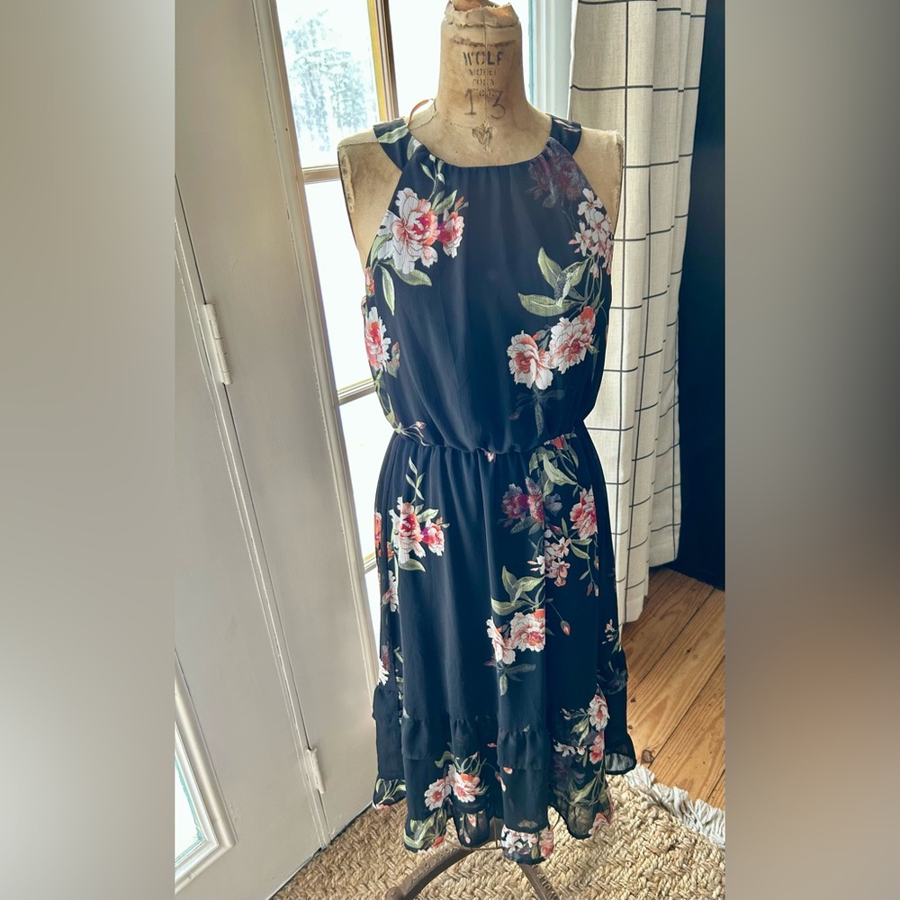 Sleeveless Black Floral Ladies Dress
